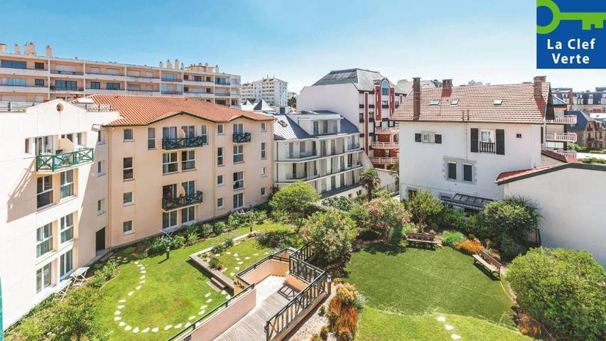 Appart’hôtel pour 4 personnes, avec Terrasse ainsi que Jardin et Sauna