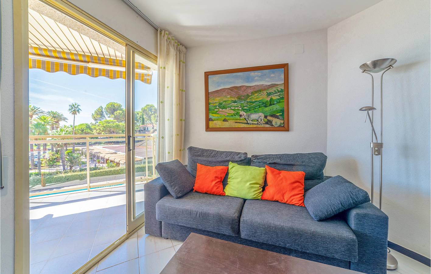 Appartement de vacances entier, Appartement avec vue sur la mer, avec piscine et parking. in Miami Platja, Costa Dorada