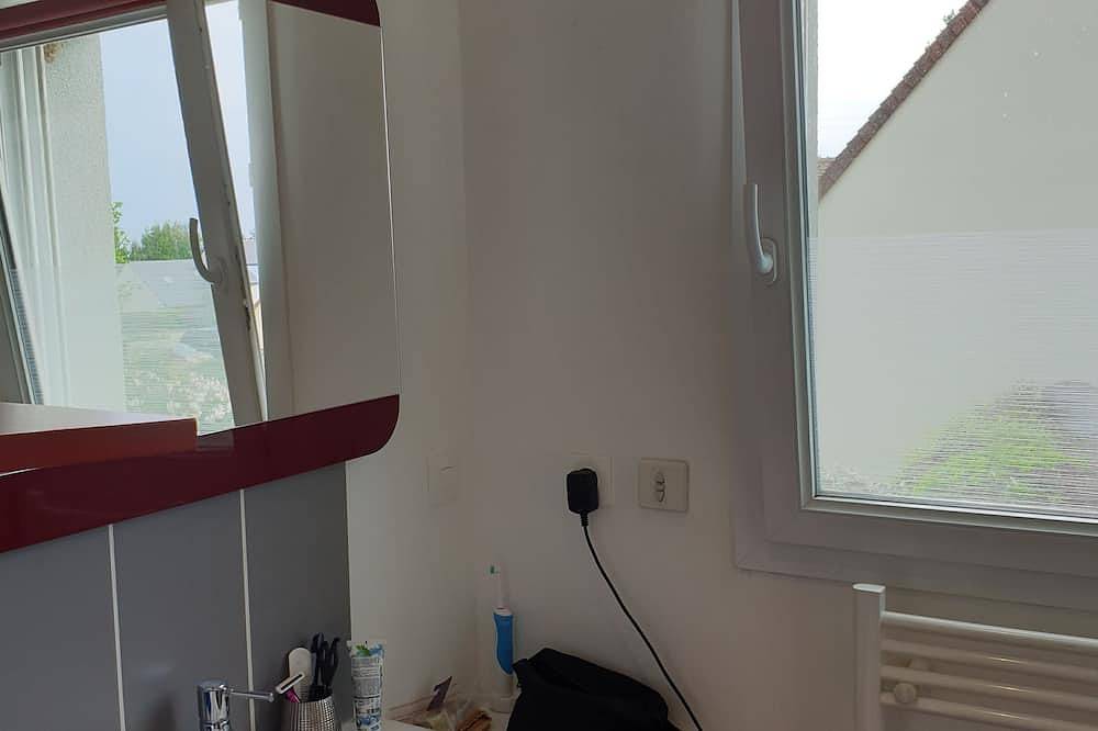 House with heated swimming pool 10x4ml in Sallenelles between Cabourg and Ouistreham. in Sallenelles, Caen und Umgebung