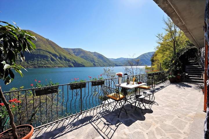Villa für 4 Personen, mit Balkon in Gemeinde Porlezza