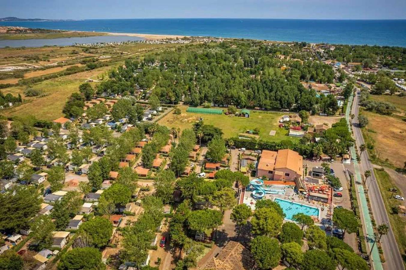 Chalet - Parc aquatique - ccahfed in Sérignan, Côte d'Améthyste