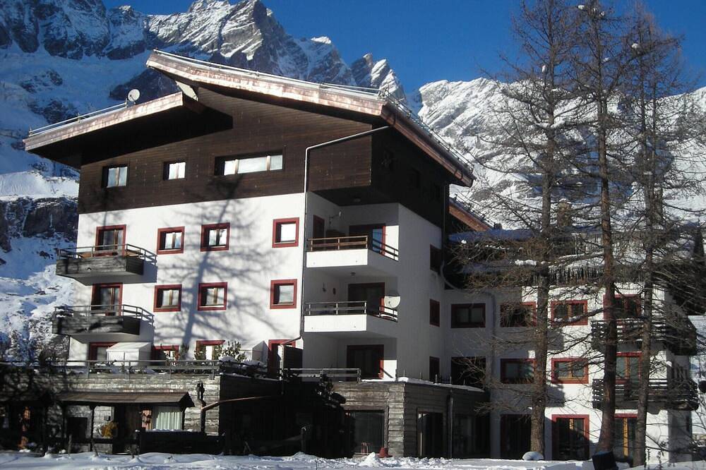Apartamento entero, Belvilla by Oyo Residenza Cervinia 2P in Cervinia, Valtournenche