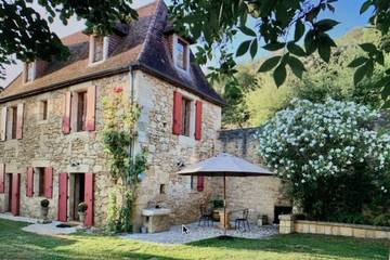 Gîte pour 6 personnes, avec terrasse et jardin dans Castels et Bézenac