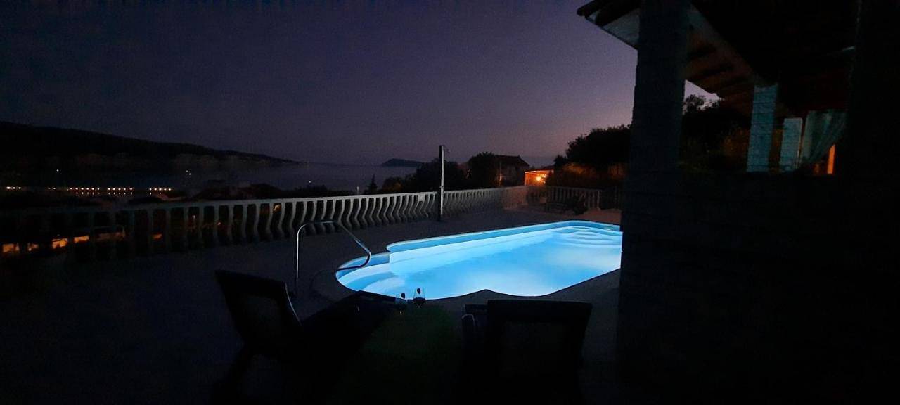 Ganze Wohnung, Two-Bedroom Apartment in Komiza, Split-Dalmatien