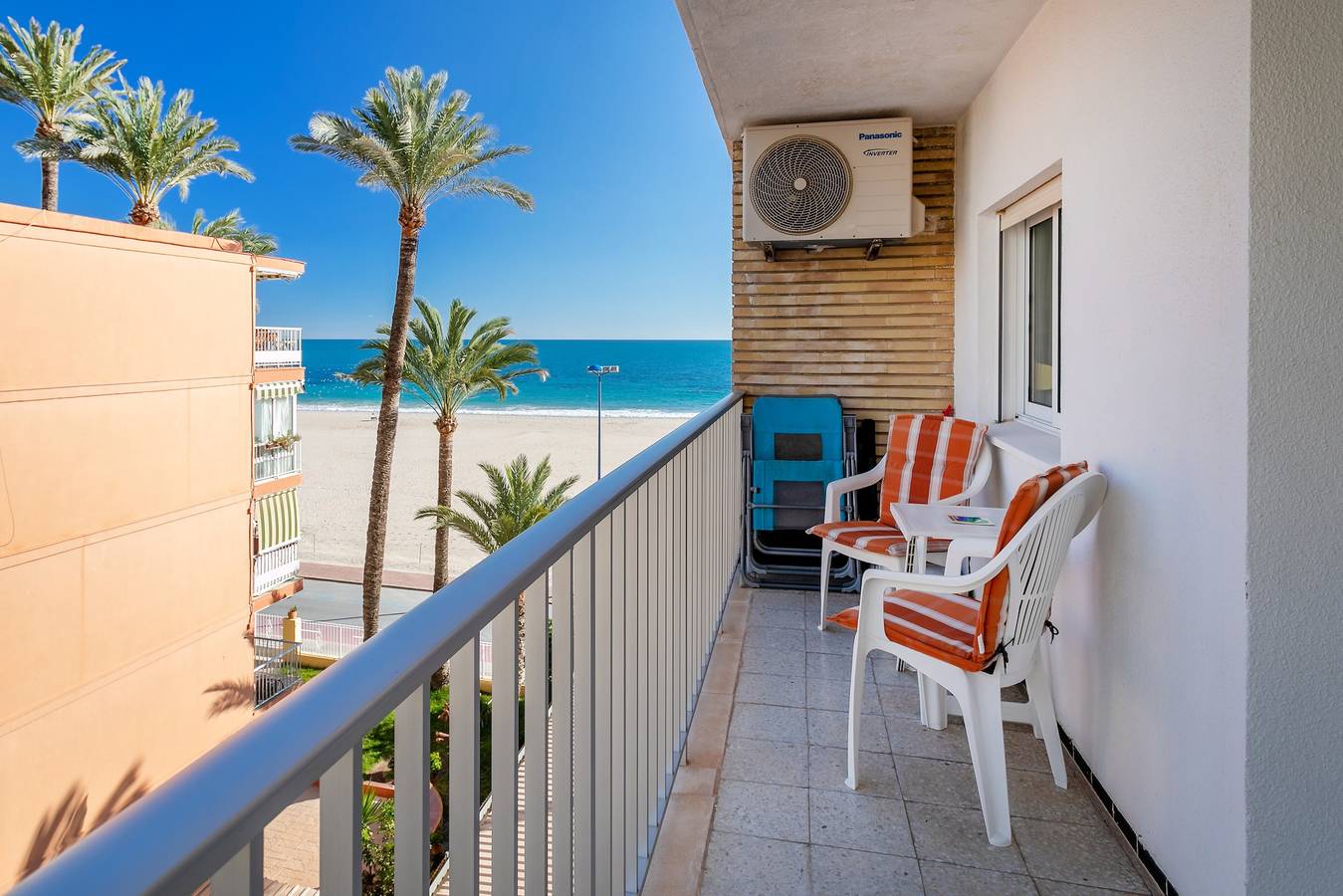Apartamento inteiro, Apartamento "Esmeralda 1" com vista para o mar, jardim, terraço e varanda in Benidorm, Costa Blanca