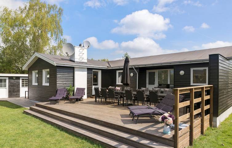 Ferienhaus für 12 Personen, mit Sauna und Pool sowie Terrasse und Whirlpool in Lolland-Falster - 2