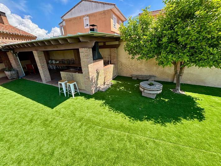 Casa rural para 15 personas, con Terraza y Jardín además de Piscina y Vistas en San Román de los Montes - 3