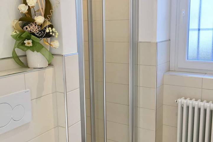 Ganze Wohnung, Casa Cesira - Erster Stock Blick auf den Ortasee in Pettenasco, Comune di Pettenasco