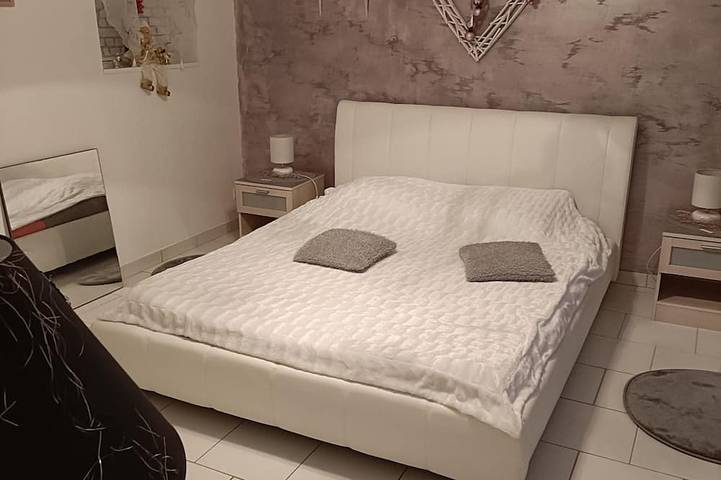 Location de vacances pour 2 personnes, avec Jacuzzi ainsi que Terrasse et Sauna à Achicourt