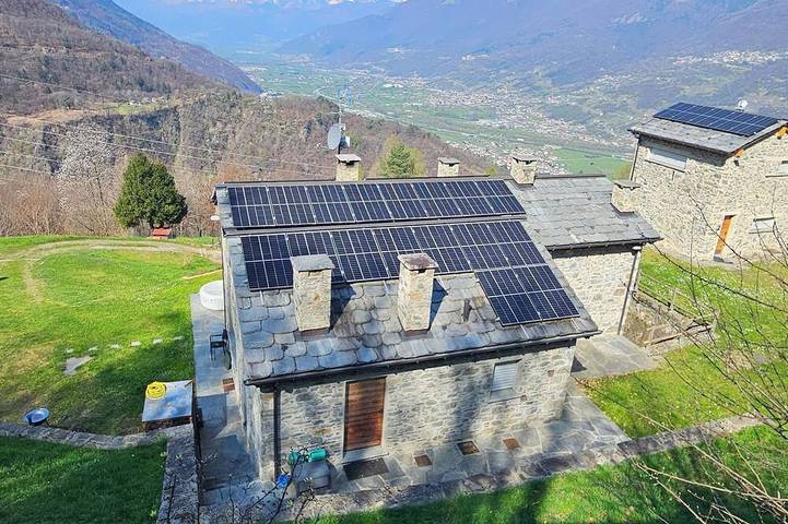 Rustico per 6 persone, con giardino e idromassaggio in Valtellina