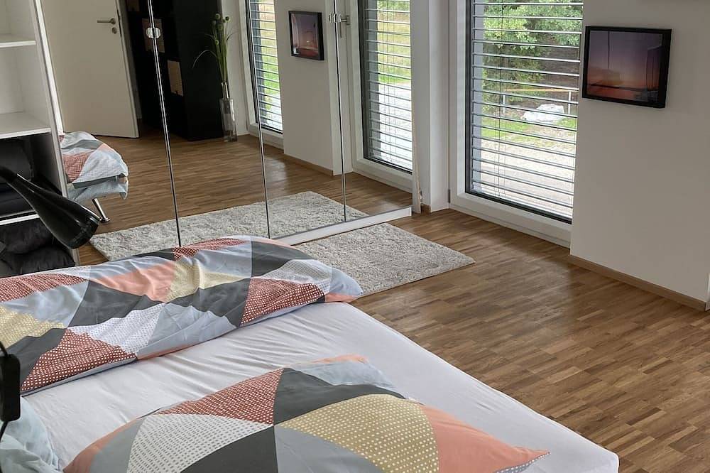 Ganze Wohnung, Ferienhaus in Seenähe mit Whirlpool & Infrarotsauna in Steinberg am See, Ostbayern