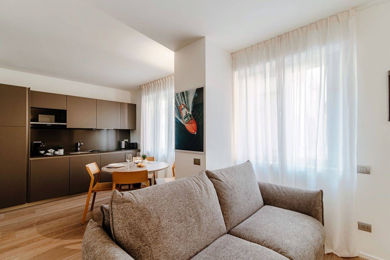 Entire apartment, Rubini 7 Suite Rubino - Myhomeincomo in Como, Lake Como