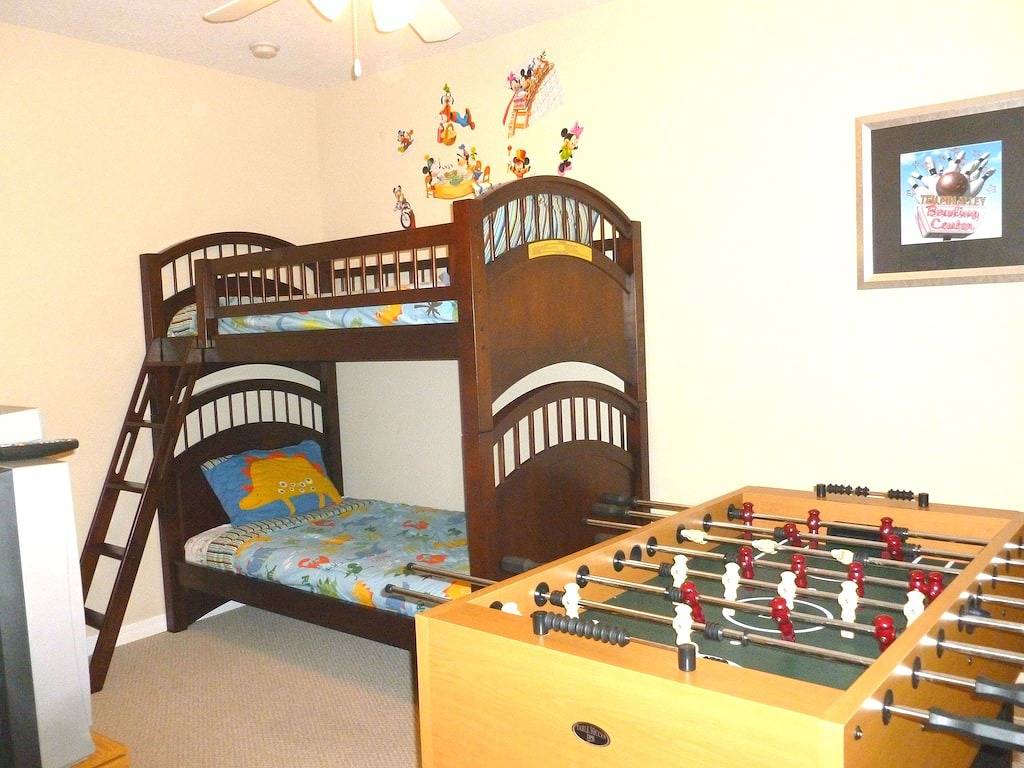 12 Personen, 4. 5 m zu Disney, 5Br 3Ba mit Pool & Spa, Gate, Seeblick, Xbox Wii in Kissimmee, Osceola County