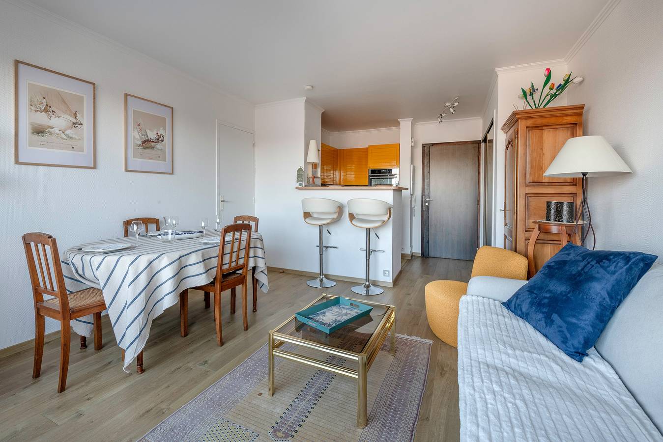 Entire apartment, Flat for 2 adults and 1 child - View of the Port in La Baule-Escoublac, Côte d'Amour