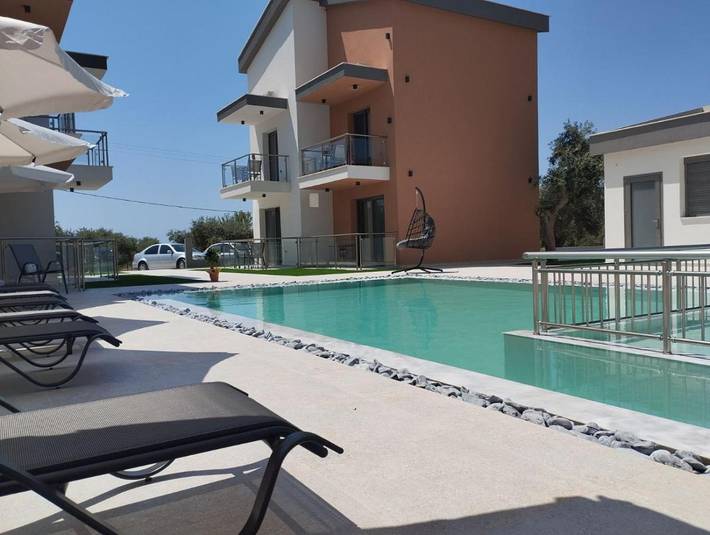 Villa für 6 Personen, mit Balkon und Ausblick sowie Pool