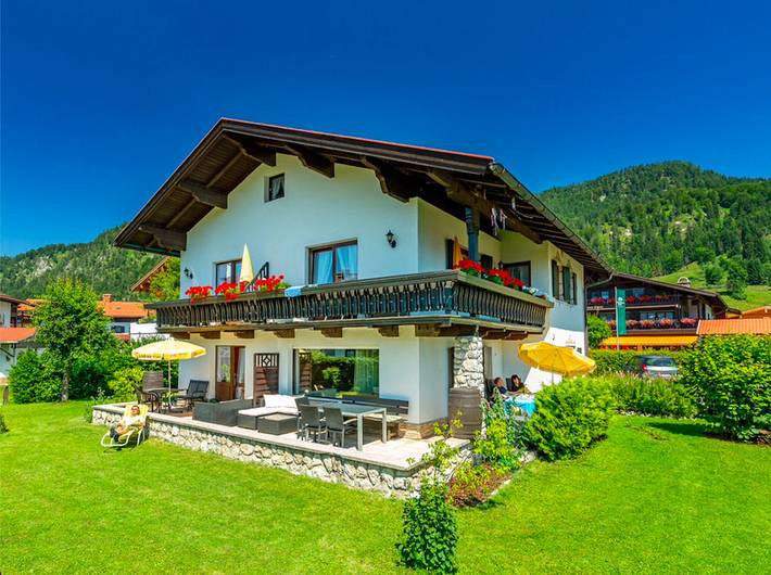 Ferienwohnung für 3 Personen, mit Balkon im Chiemgau