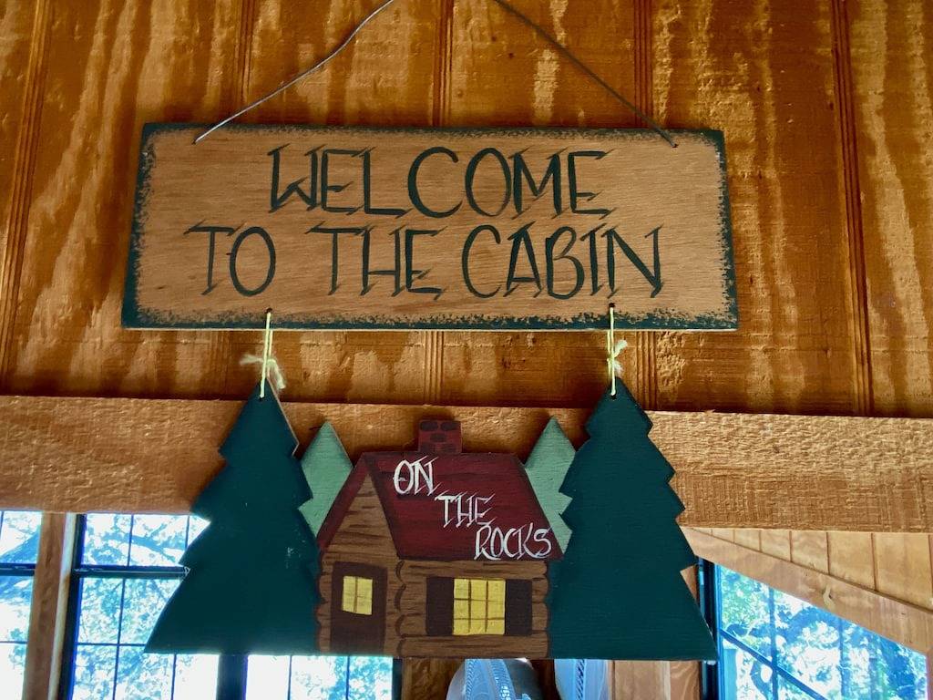 Sweet Riverside Cabin, Easy Walk 2 River, Private River Access, River Views! in Concan, Uvalde County