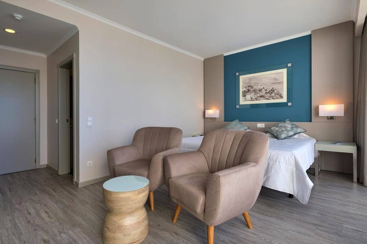 Hotel Orca Praia - Adults Only in São Martinho, Île de Madère