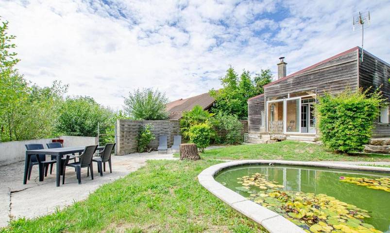 Location de vacances pour 4 personnes, avec Terrasse et Jardin dans Courtenot