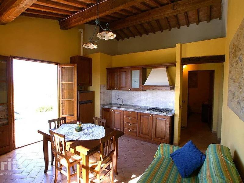 Tritt — 2-Personen-Wohnung in Volterra mit Schwimmbad in Peccioli, Pisa Provinz