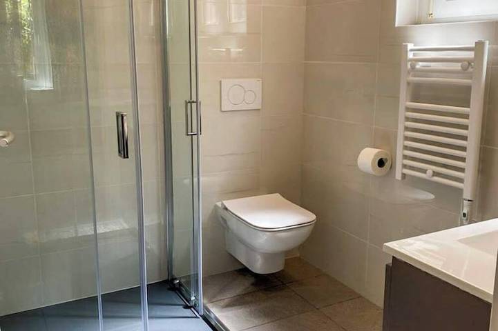 Ferienhaus für 5 Personen, mit Terrasse und Kinderpool sowie Pool und Garten in Brezzo di Bedero - 4