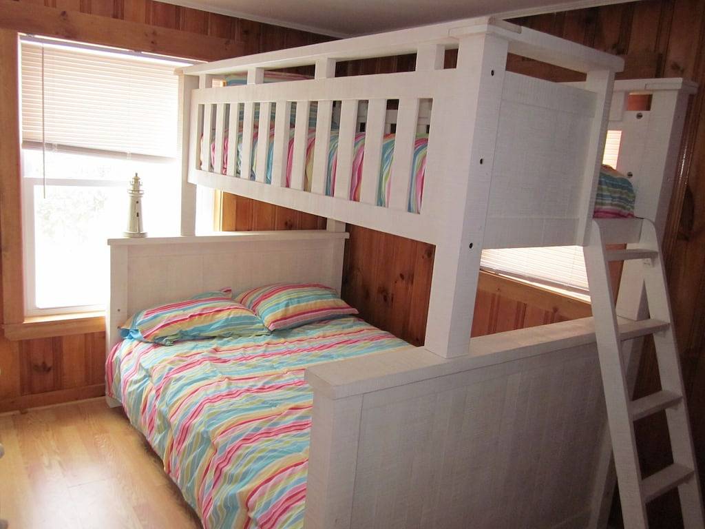 Longs Sands Beach Cottage mit neu renoviertem Bunkhouse, nur einen kurzen Spaziergang vom Strand entfernt! in Cape Neddick, York County