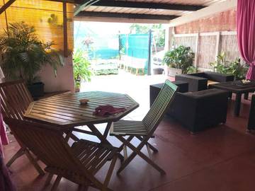 Gîte pour 2 personnes, avec jardin à Koungou