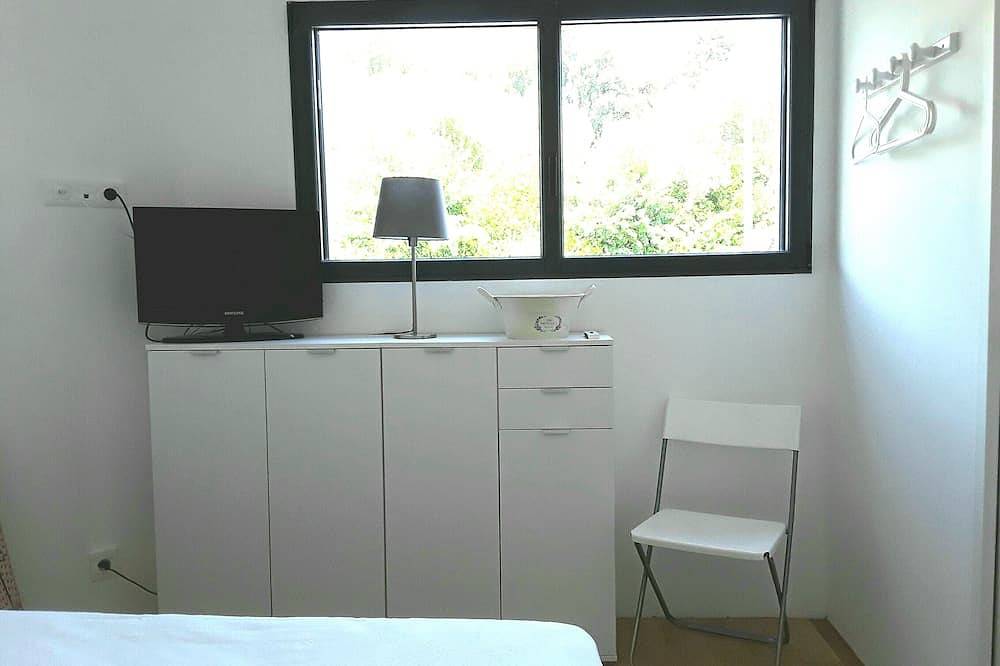 Apartamento entero, Hermosas F2 nuevos, cómodo, tranquilo, a 2 pasos del centro de Sommieres in Sommières, Region de Nimes