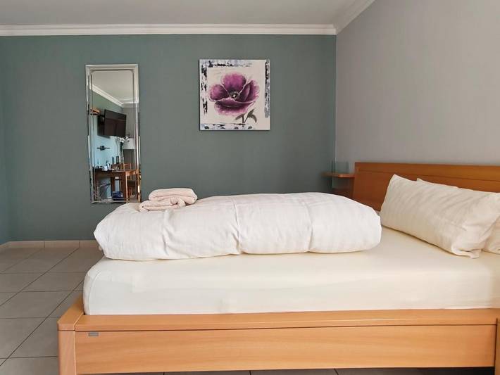 Ferienwohnung für 2 Personen, mit Terrasse und Garten sowie Ausblick in Warstein
