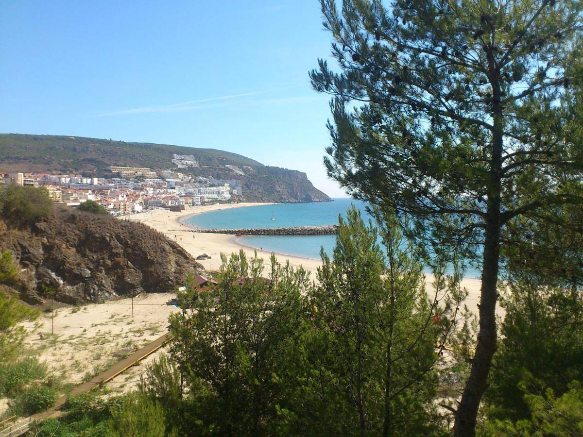 Amazing Beach & Pool Apartment with Garden in Praia do Ouro, Sesimbra (Castelo)