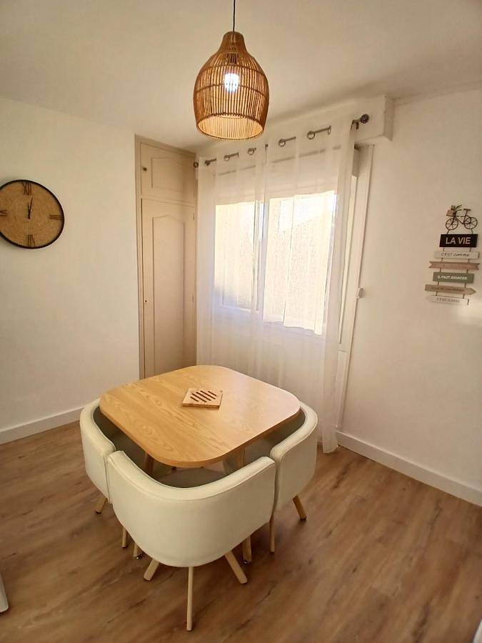 Appartement entier, One-Bedroom Apartment in Brive-la-Gaillarde, Région de Brive-la-Gaillarde