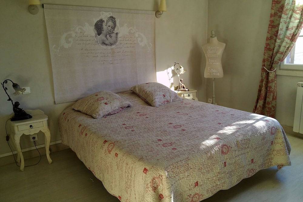 A luxurious villa in a quiet environment, not overlooked. in Nîmes, Nimes region