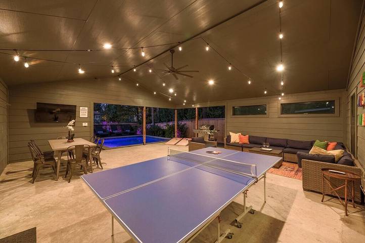 Vacation rental for 20 people, with yard and balcony, with pets in Austin (TX)