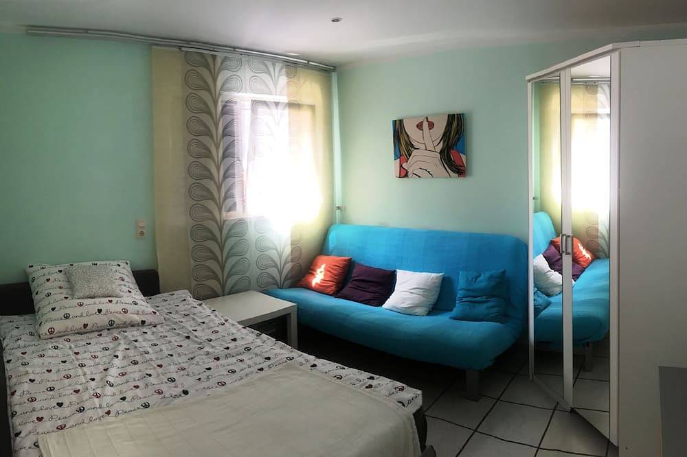 Ganze Wohnung, Monteur,Messezimmer.Mehrbettzimmerzentral,Neuß,M-Gladbach,D-dorf ,kein Partyhaus in Kaarst, Niederrhein