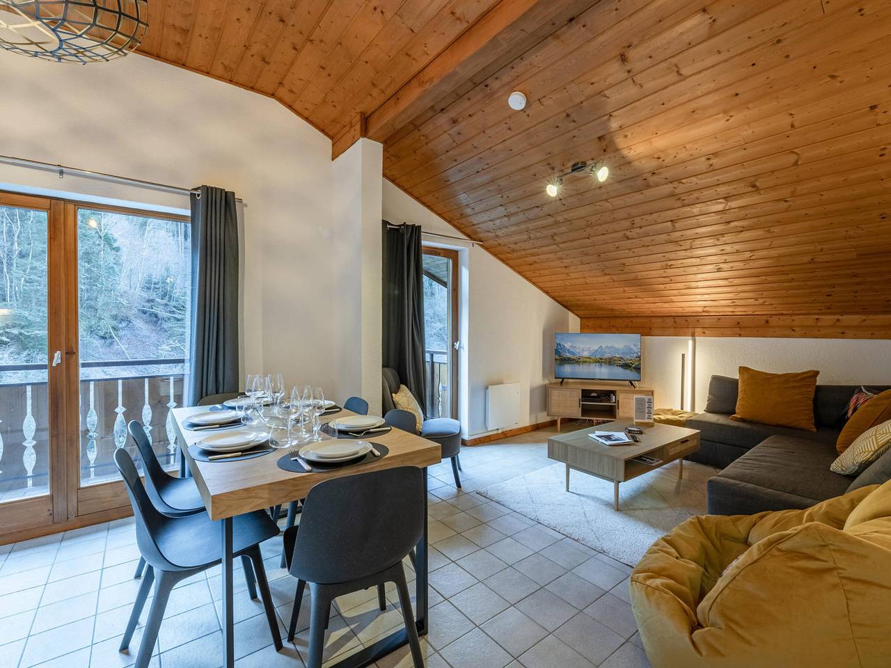Appartement entier, Appartement T4 à Morzine, au pied du téléphérique de Nyon, 6 pers, balcon, parking, animaux admis in Morzine, Les Portes du Soleil