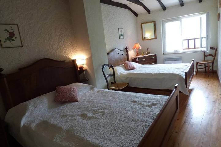 Location de vacances pour 6 personnes, avec Jardin à Camurac - 2