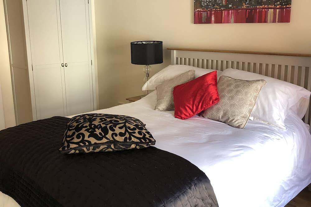 Entire apartment, Newcastle Seafront apartment with Wifi & Parking in Newcastle (County Down), Northern Ireland