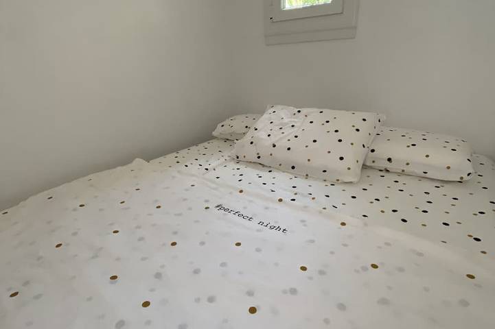 Gîte pour 5 personnes, avec terrasse dans Plage des Salins (Hyeres) - 2