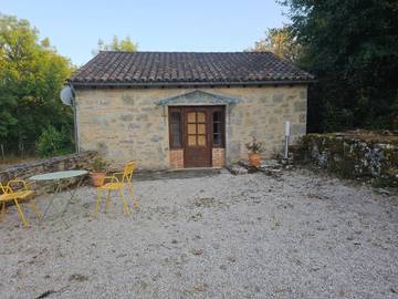 Chambre d’hôte pour 2 personnes, avec vue et jardin à Cajarc