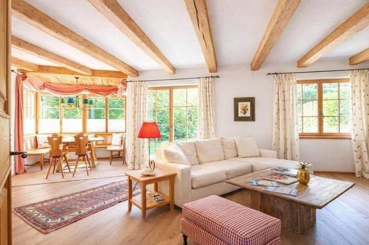 Hütte für 8 Personen, mit Garten und Balkon in Kitzbühel