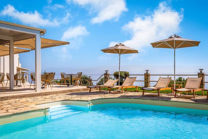 Appart’hôtel pour 2 personnes, avec vue ainsi que jardin et piscine, animaux acceptés