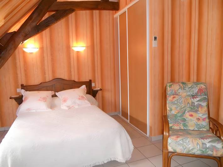 Chambre d’hôte pour 2 personnes, avec jardin à Saint-Denis-lès-Martel