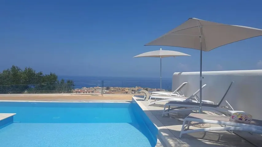 Apartamento de vacaciones para 4 personas, con piscina además de jacuzzi y jardín, Familias con niños - 1