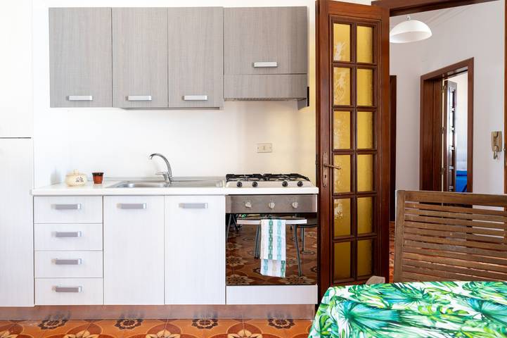 Appartamento intero, Appartamento 'Casa Virgilio' con Terrazza Privata, Giardino Privato e Aria Condizionata in Torre dell'Orso, Melendugno
