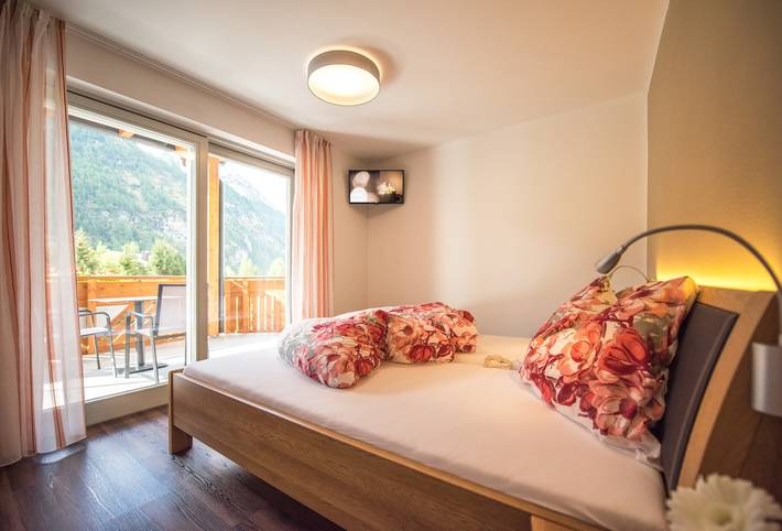 Entire apartment, Apartment "Alpenblick Nr 5" with Shared Garden & Wi-Fi in Rein in Taufers, Sand in Taufers
