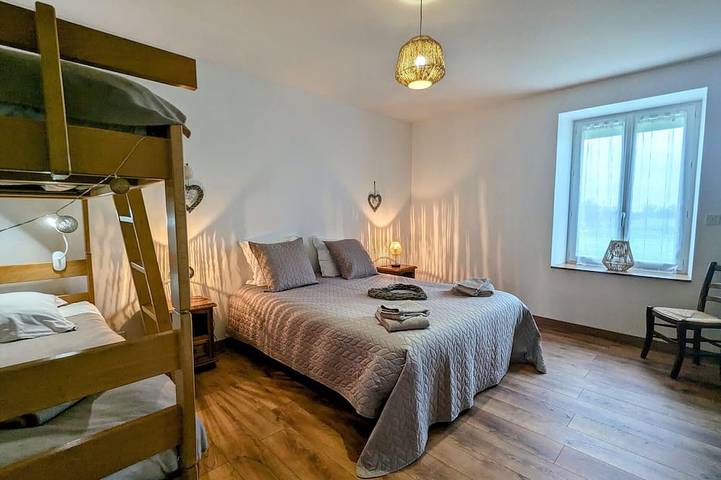 Gîte pour 12 personnes, avec jardin dans Lys-Saint-Georges - 4