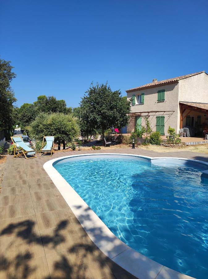 Chambre d’hôte pour 2 personnes, avec Terrasse ainsi que Jardin et Piscine