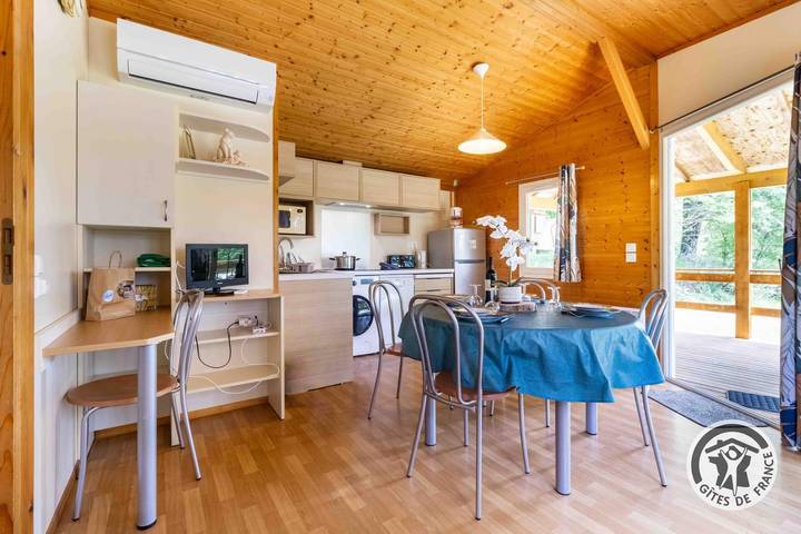 Gîte pour 4 personnes, avec jacuzzi ainsi que terrasse et piscine à Camon - 4