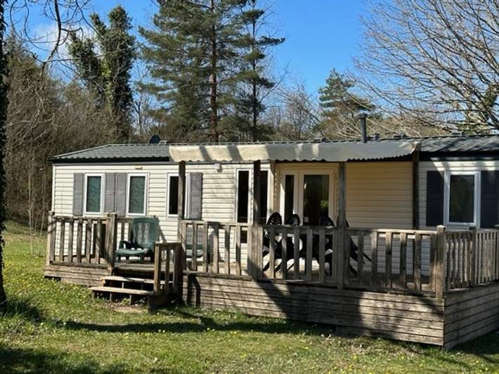 Camping Le Pontillou - Mobilheim 4 personen - Mobilheim Cottage : 1 Suite + 1 Schlafzimmer - Kamin - Tv - Großer Kühlschrank - 4 pers. in Villamblard, Périgord Pourpre