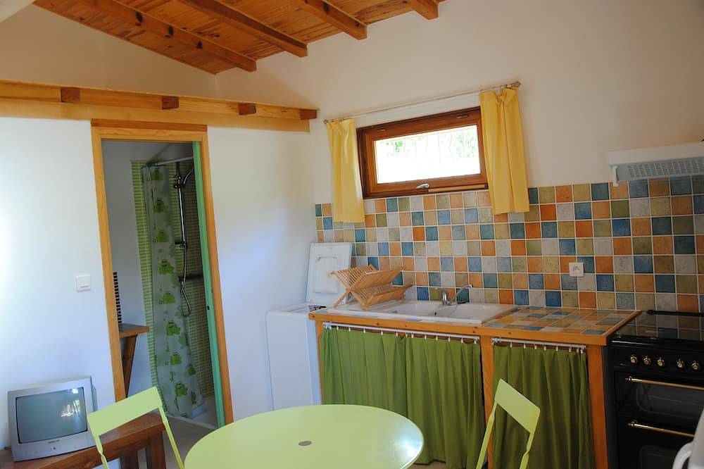 Appartamento intero, Studio ds Villa a La Campagne av Terrasse, tranquillo in Alata in Alata (Corsica), Ajaccio e dintorni